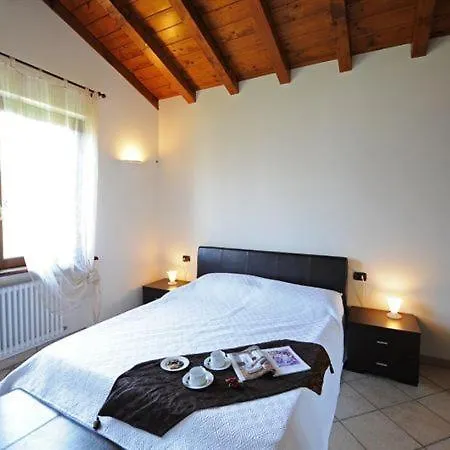 Sleeps 6 ヴィラ メナッジョ
